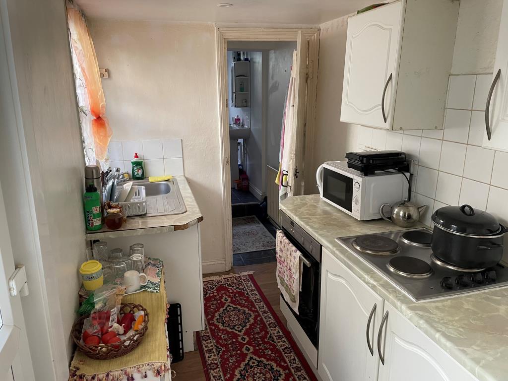 Lot: 74 - RESIDENTIAL INVESTMENT PRODUCING JUST UNDER £11,000 PER ANNUM -